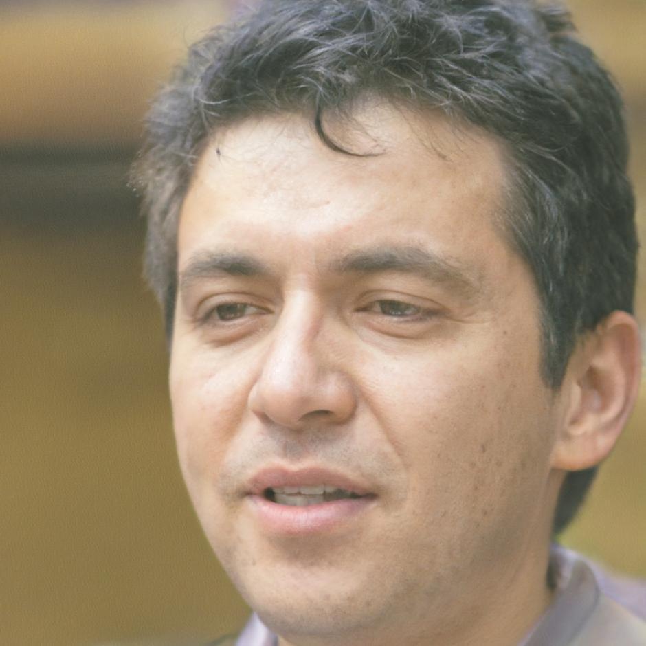 Portrait du Dr. Marc Rousseau, expert en analyse financière prédictive